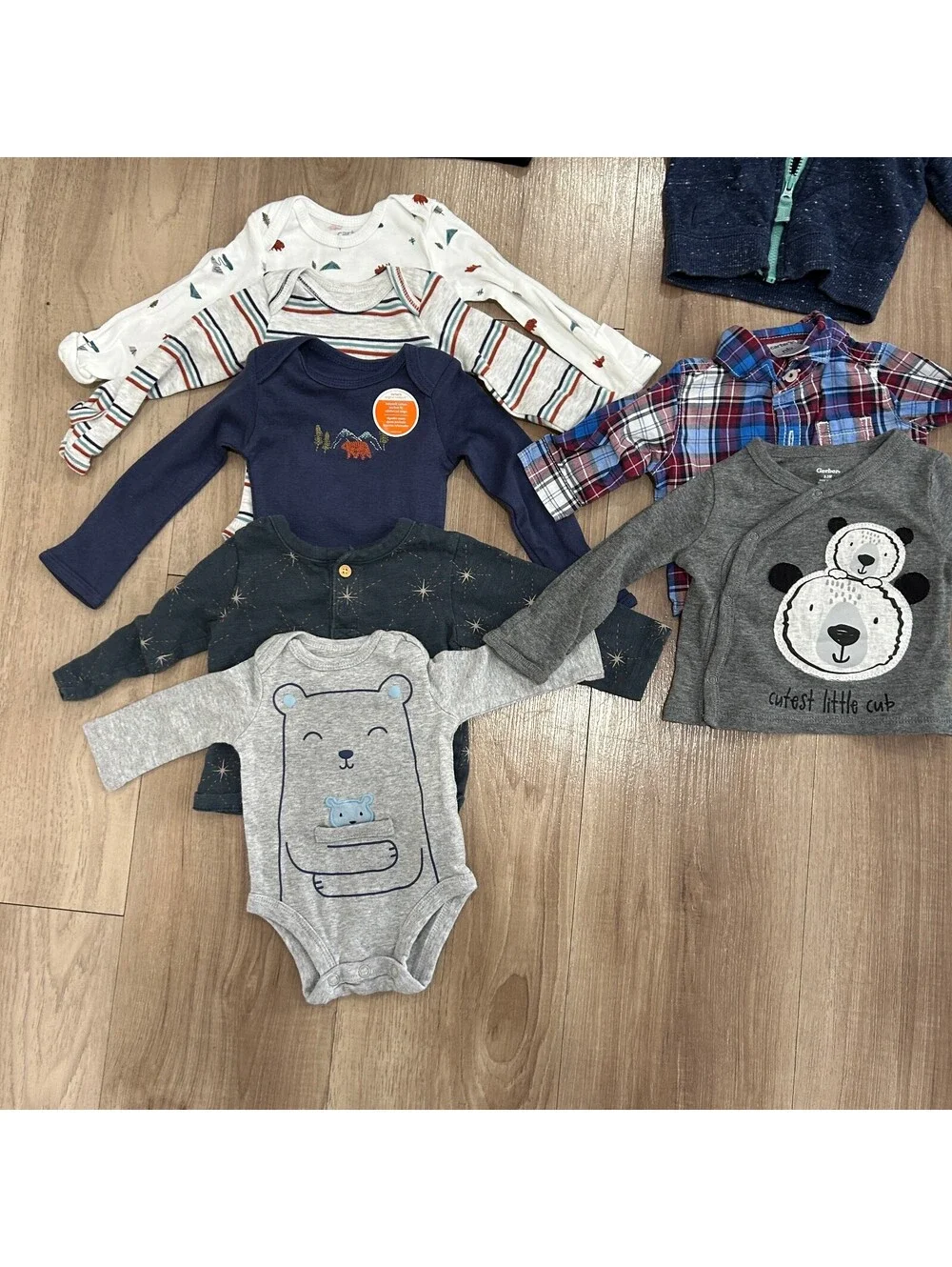 Baby Boy cloth bundle set Newborn and 0-3 months New and Gently Used 33 PCs